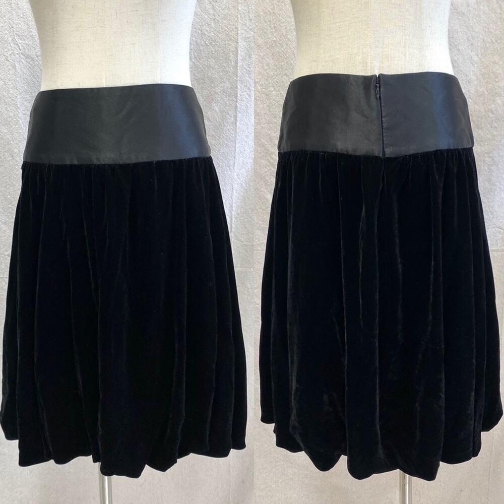 Dolce & Gabbana black velvet A Line‎ Bubble Hem Mini Skirt Size Small/Medium